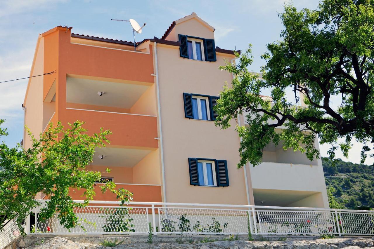 Iris Apartments Bol (Adults Only) المظهر الخارجي الصورة